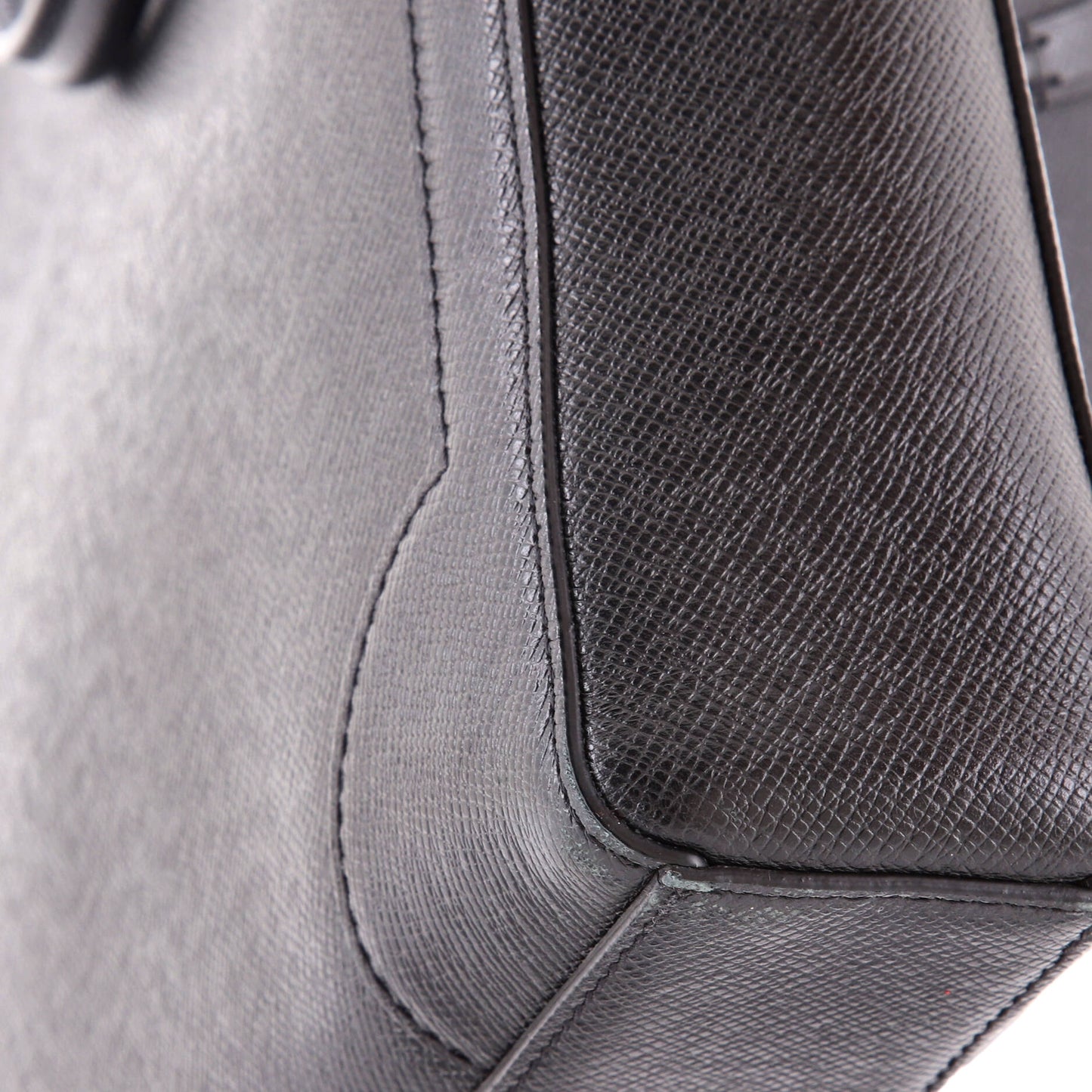 Vertical Tote Taiga Leather