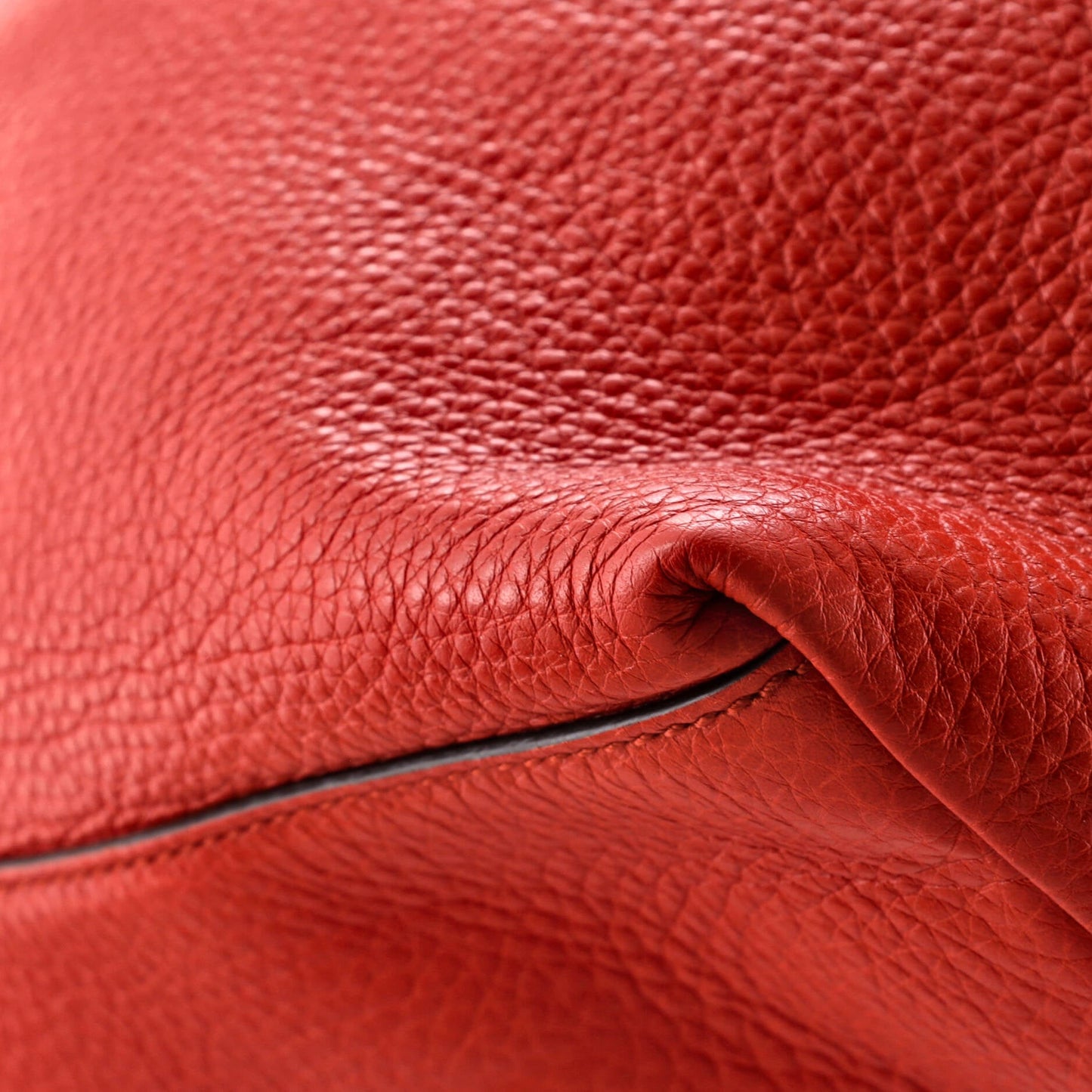 Soho Chain Strap Shoulder Bag Leather Medium