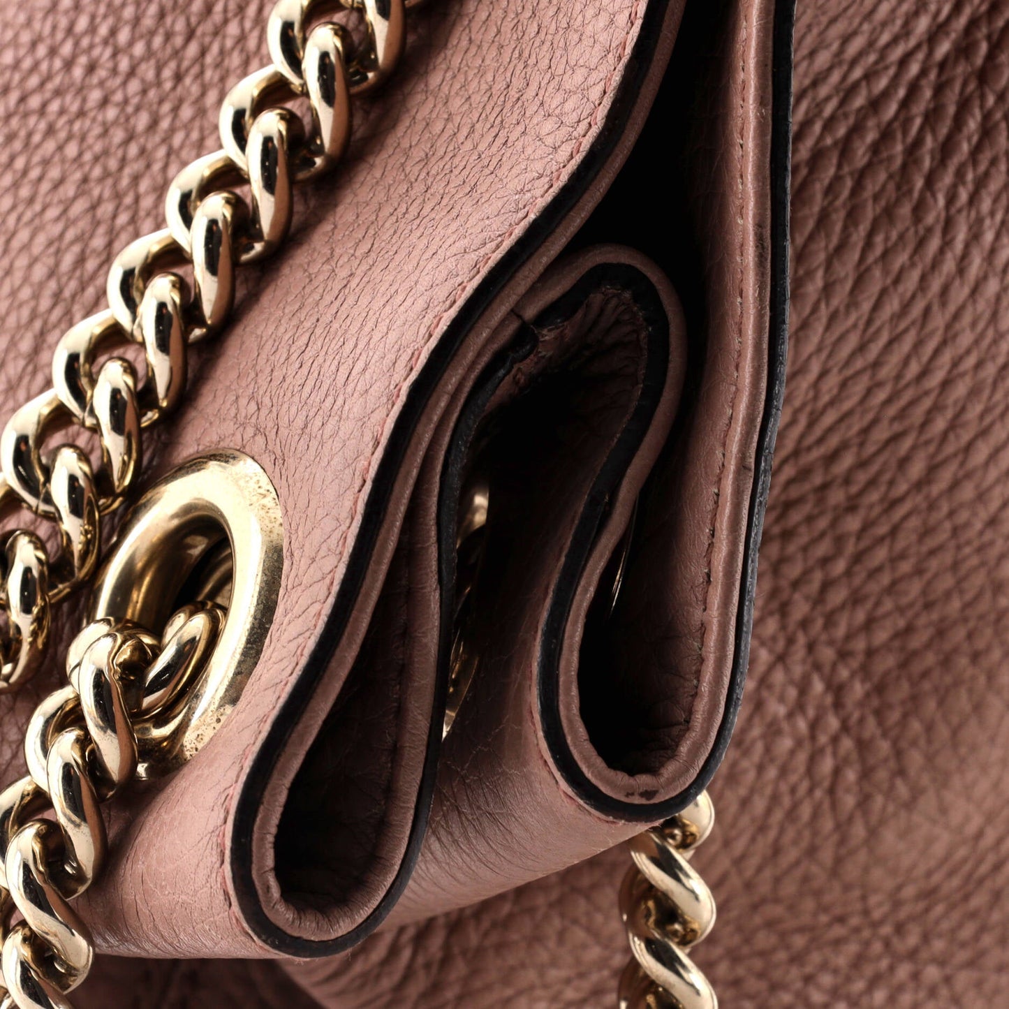 Soho Chain Strap Shoulder Bag Leather Medium