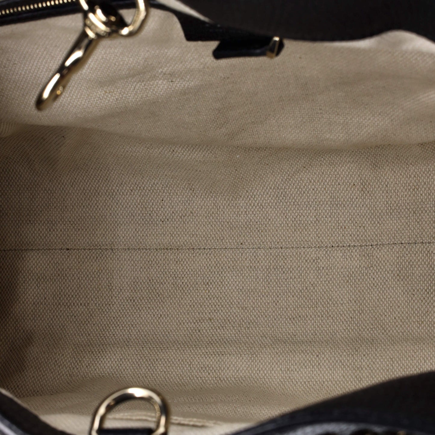Soho Chain Strap Shoulder Bag Leather Medium