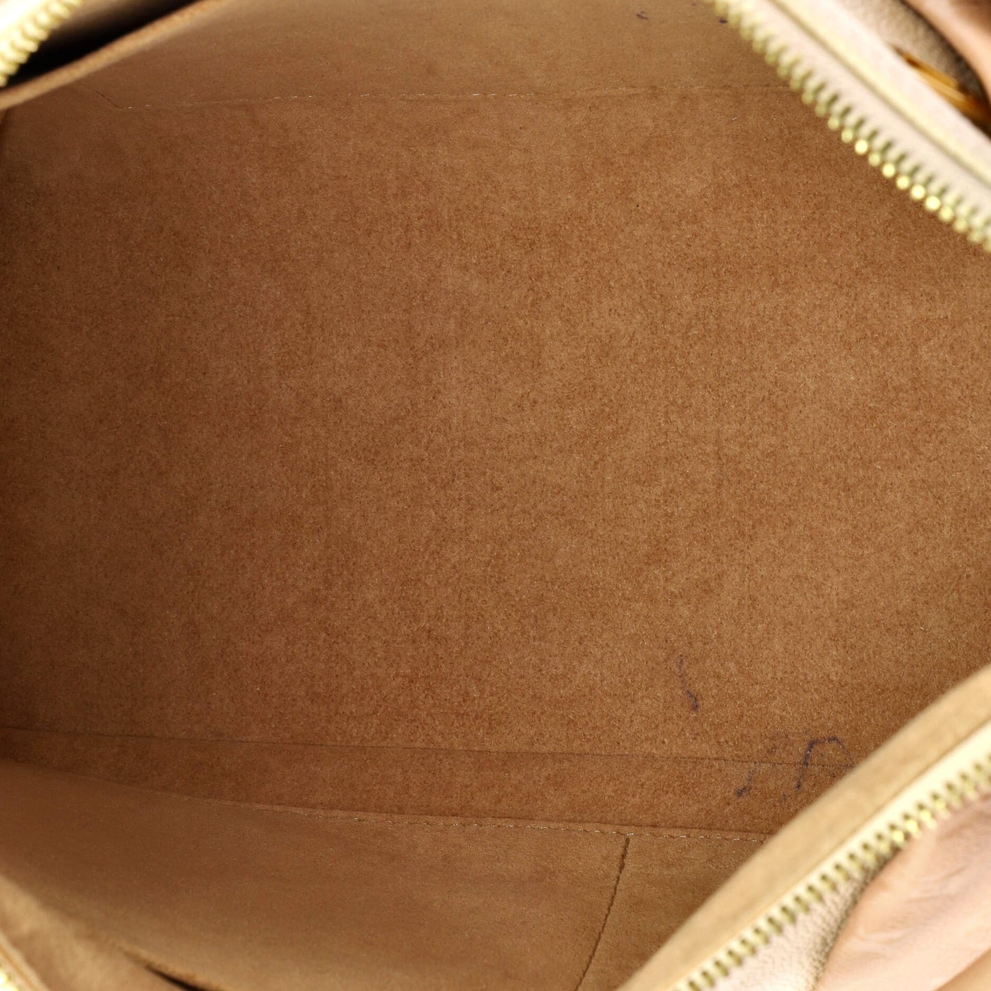V Tote Monogram Empreinte Leather MM