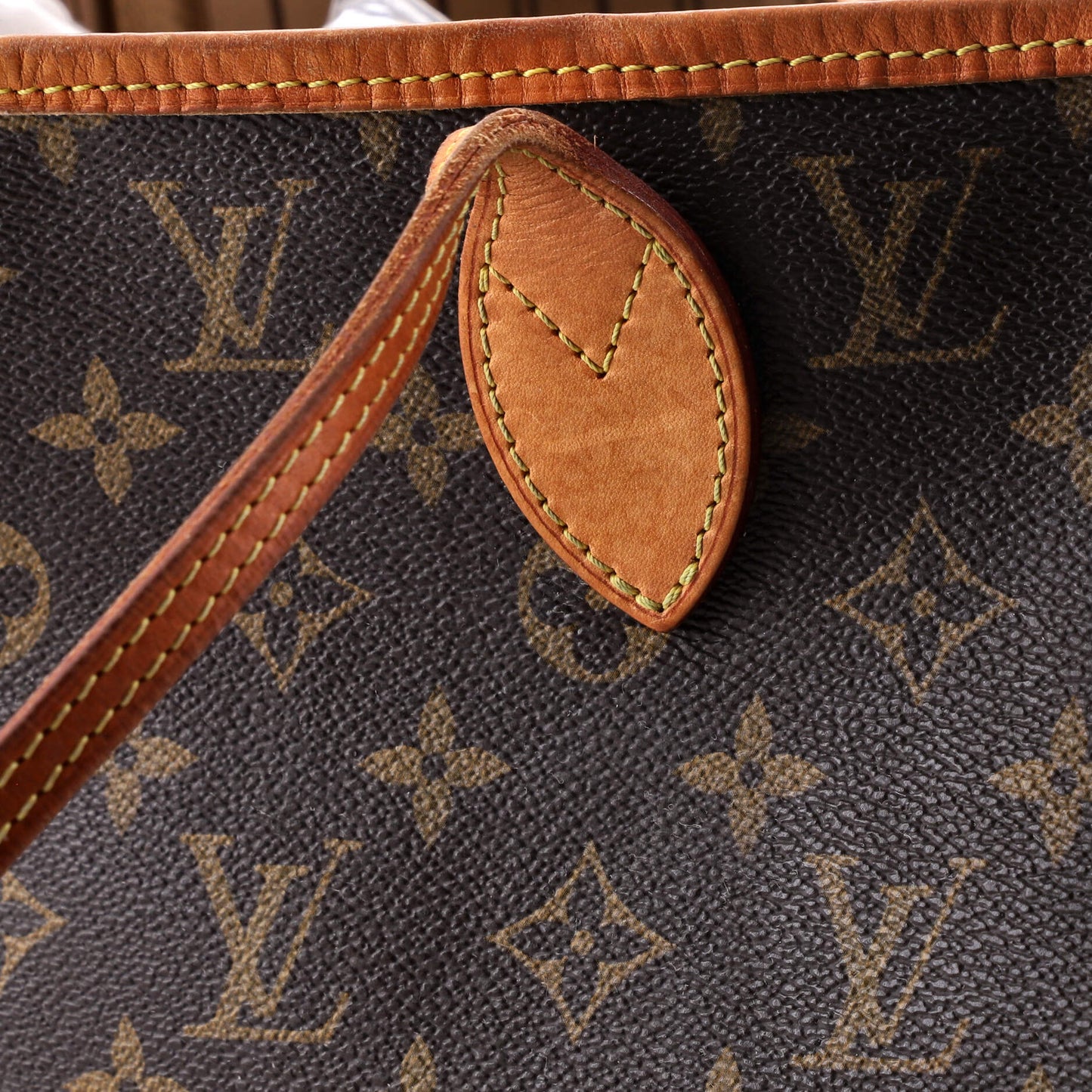 Neverfull Tote Monogram Canvas MM