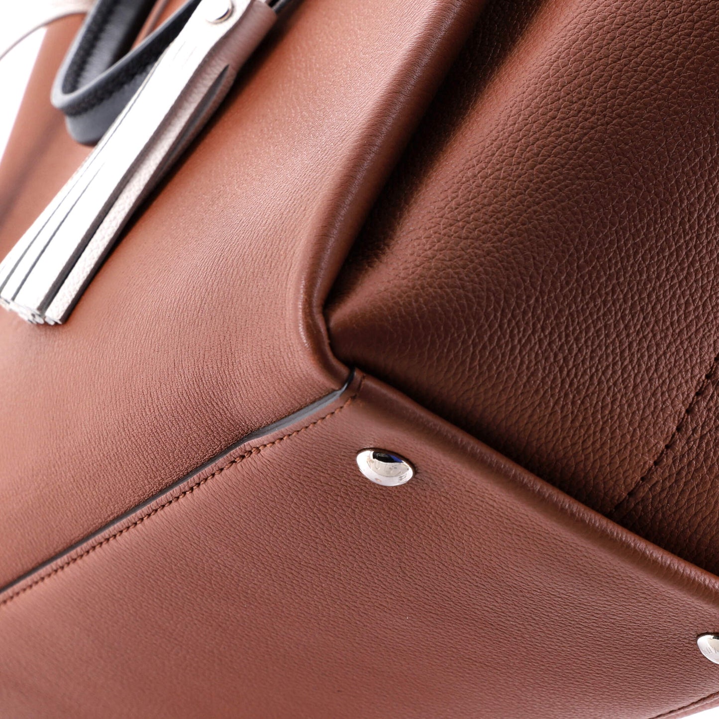 Lockmeto Handbag Leather