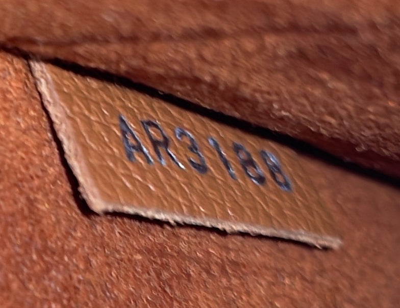 Lockmeto Handbag Leather