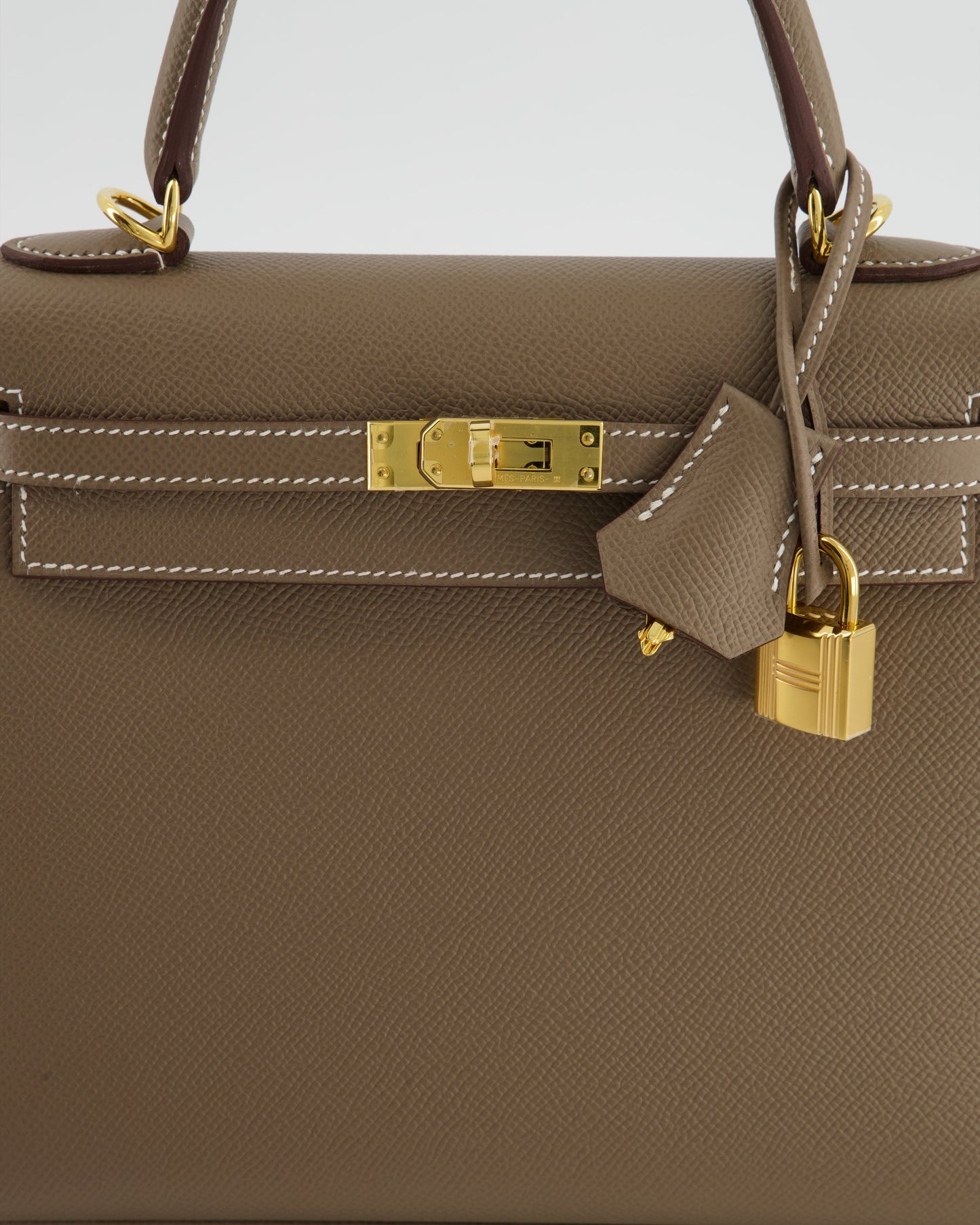 *HOLY GRAIL* Hermès Kelly 25cm spectre shops in Etoupe Epsom Leather and Gold Hardware