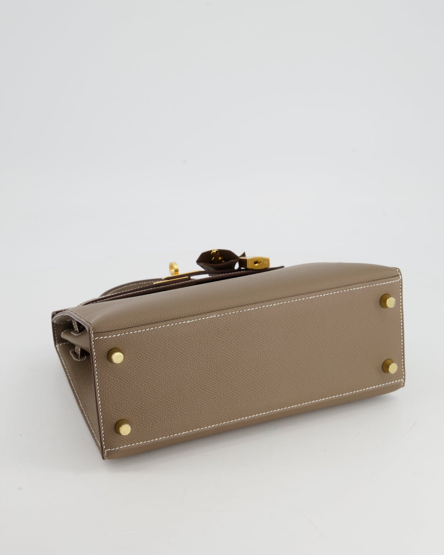 *HOLY GRAIL* Hermès Kelly 25cm spectre shops in Etoupe Epsom Leather and Gold Hardware