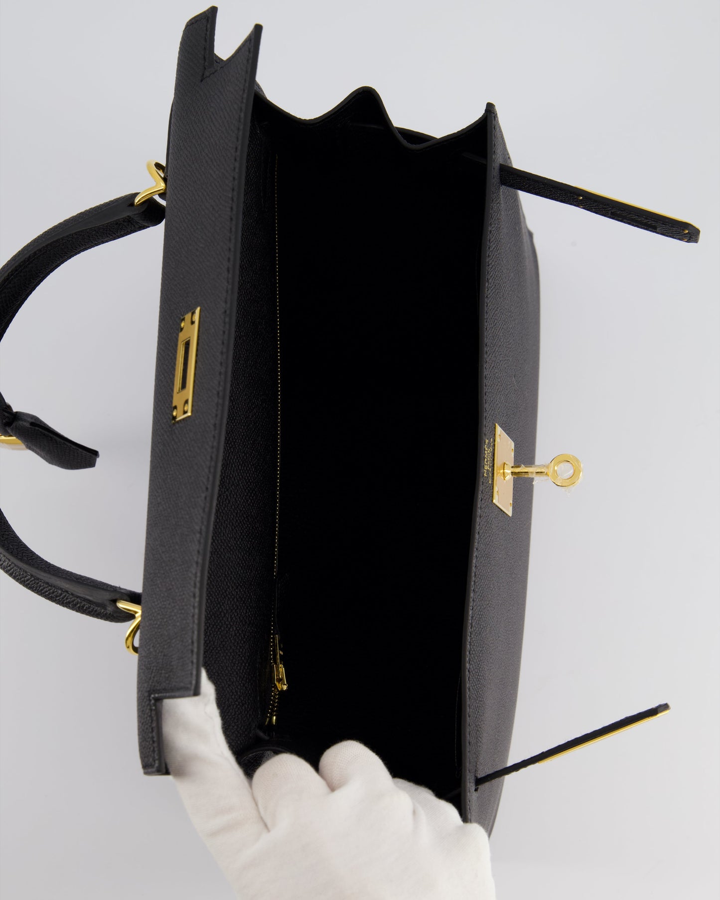 *HOT* Hermès Kelly 28cm spectre shops Bag in Black Epsom Leather with Gold Hardware