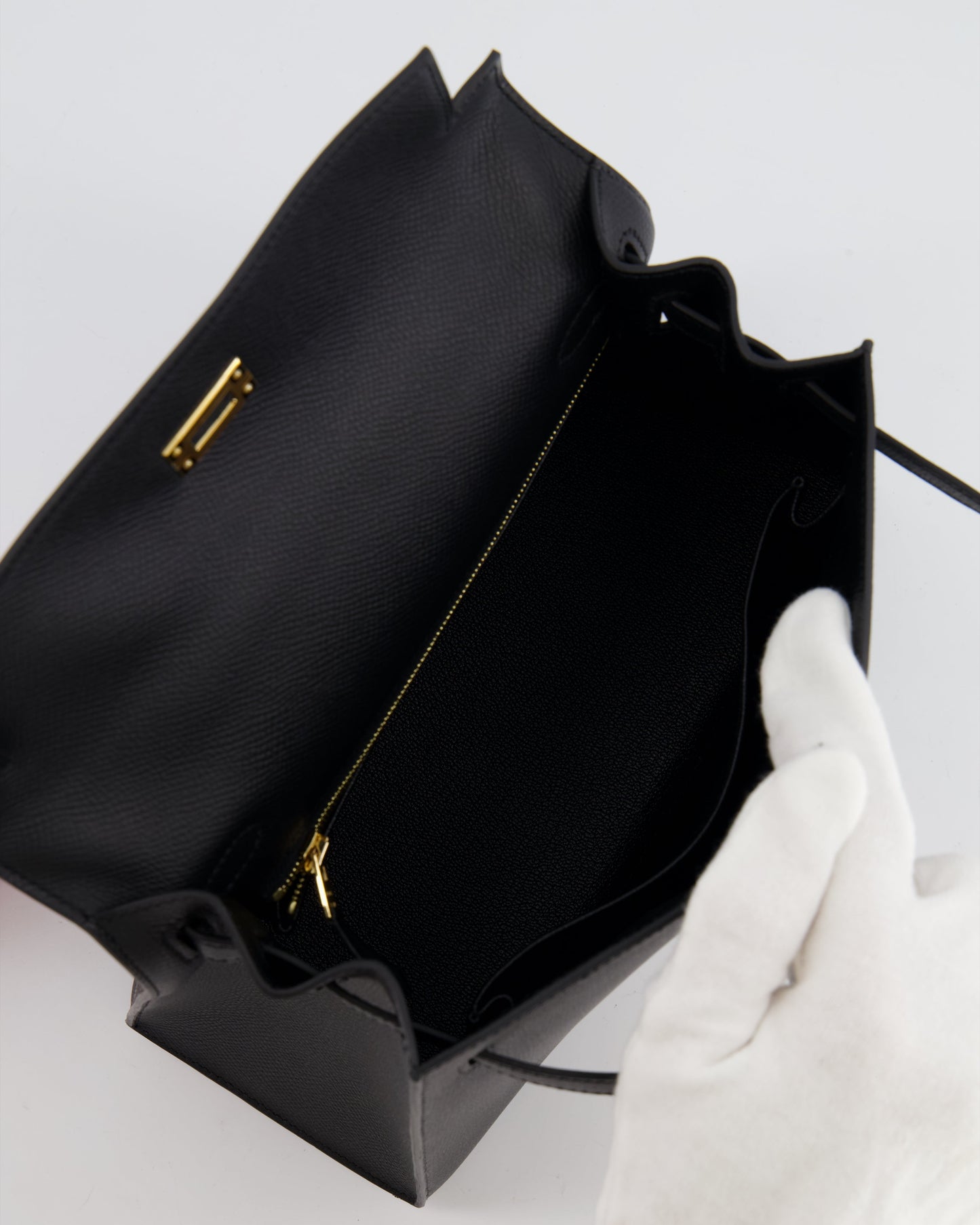 *HOLY GRAIL* Hermès Kelly 25cm spectre shops Bag in Black Epsom Leather with Gold Hardware