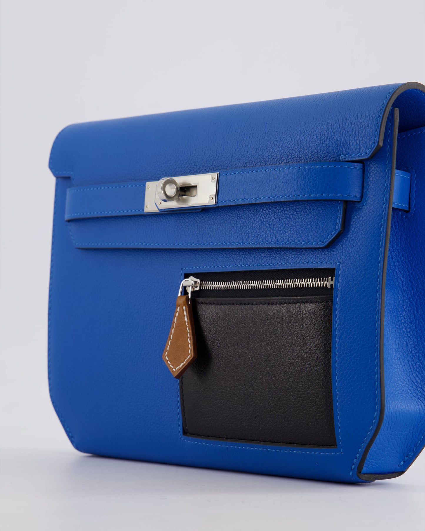 *HOT* Hermès Kelly Depeches Pouch 25cm Bag in Bleu Hydra Evercolour, Noir Evergrain & Fauve Barenia Leather with Palladium Hardware