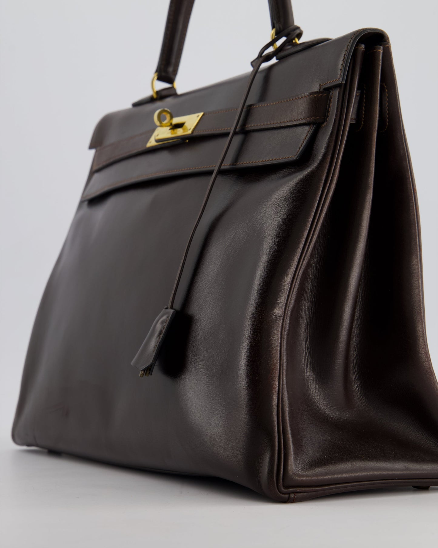 *FIRE PRICE* Hermès Kelly Retourne 35cm in Chocolate Box Leather with Gold Hardware