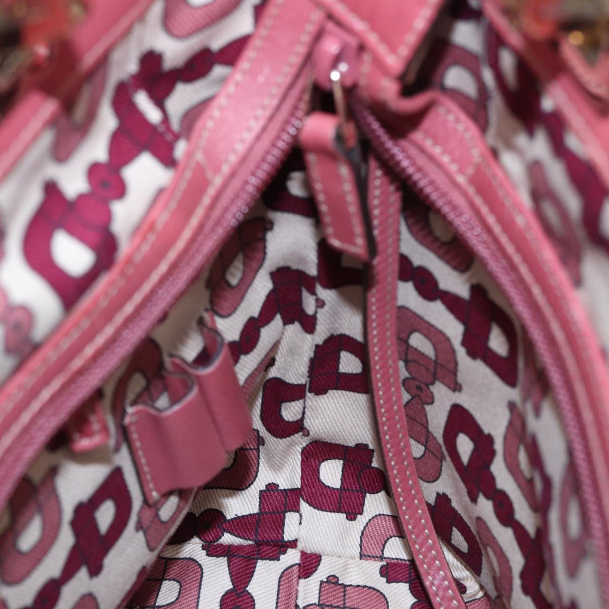 Gucci GG Signature Pink Leather Bag