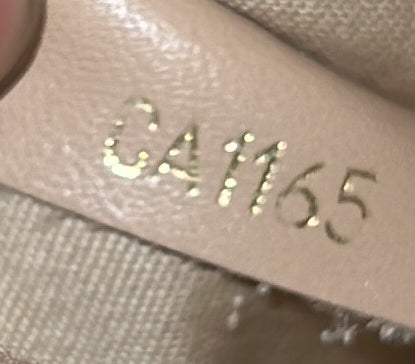 Montaigne Handbag Monogram Vernis BB