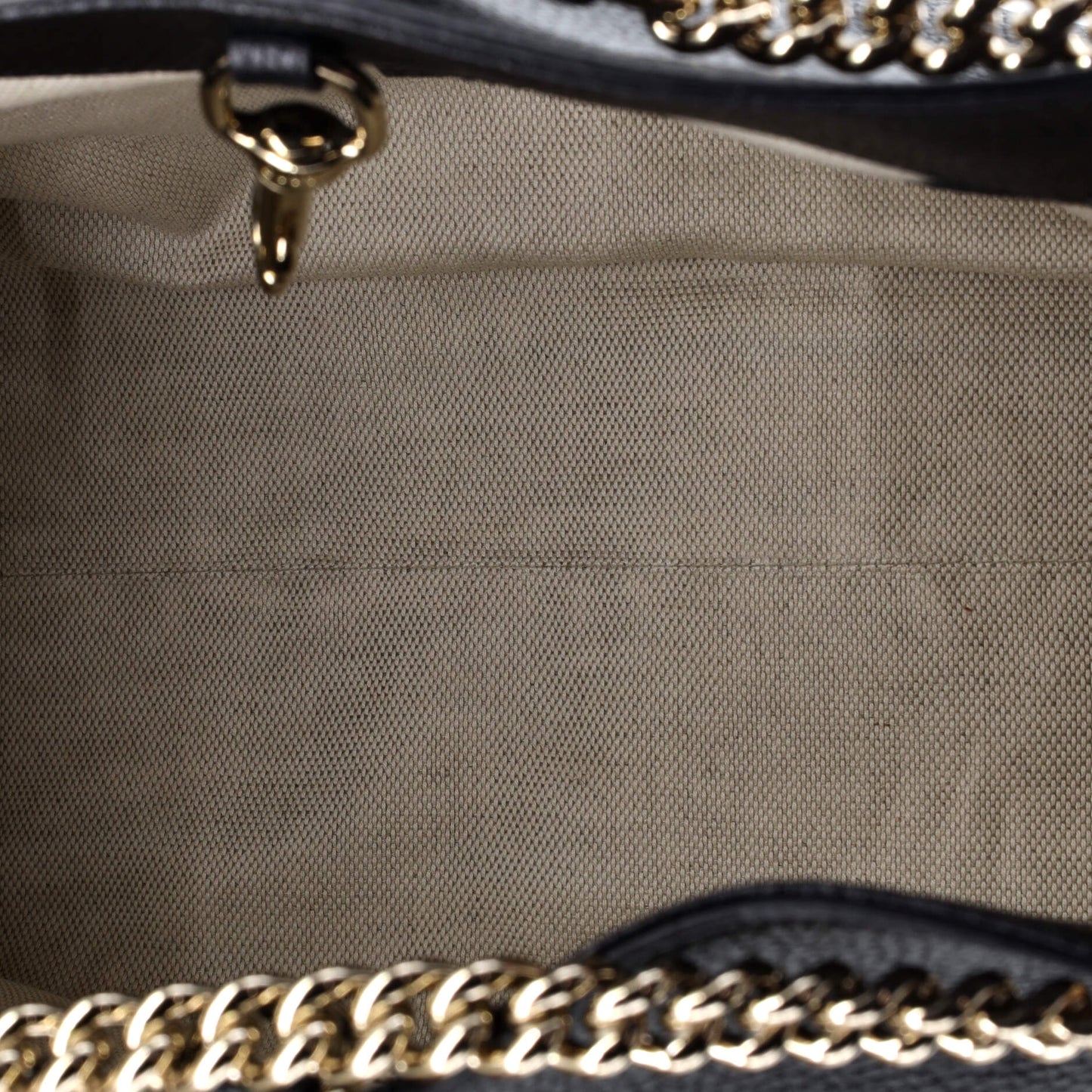 Soho Chain Strap Shoulder Bag Leather Medium